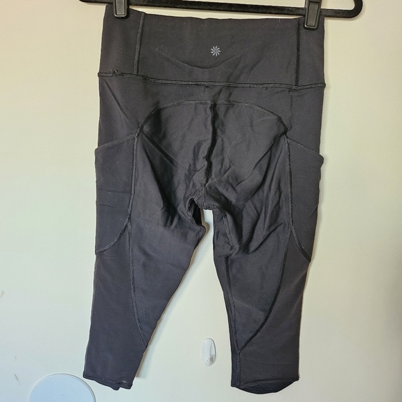VGUC Athleta All in Crop Leggings Phone & zip Pockets Size Small Black - Picture 6 of 16